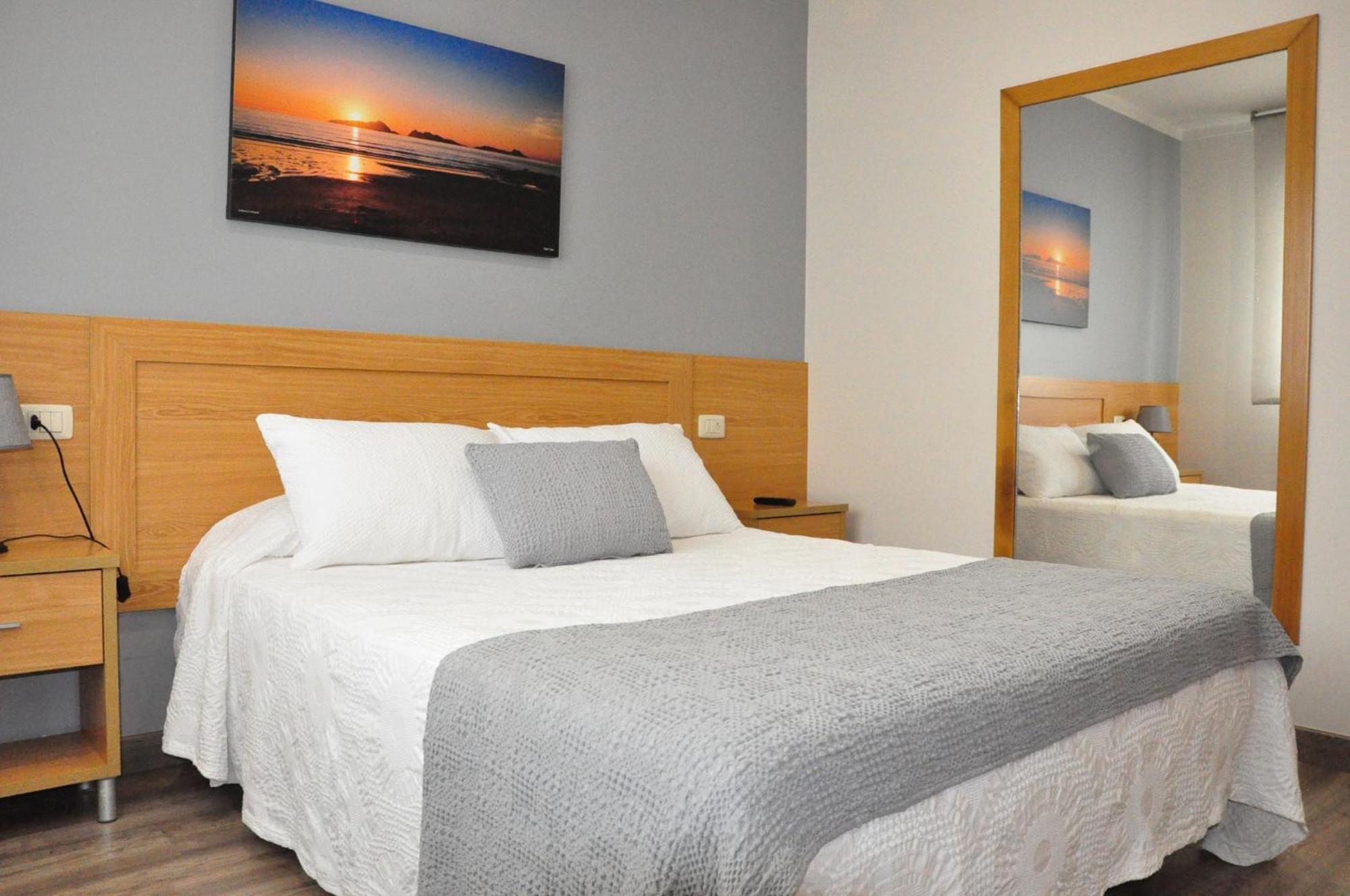 Hostal Paz Gondomar Buitenkant foto