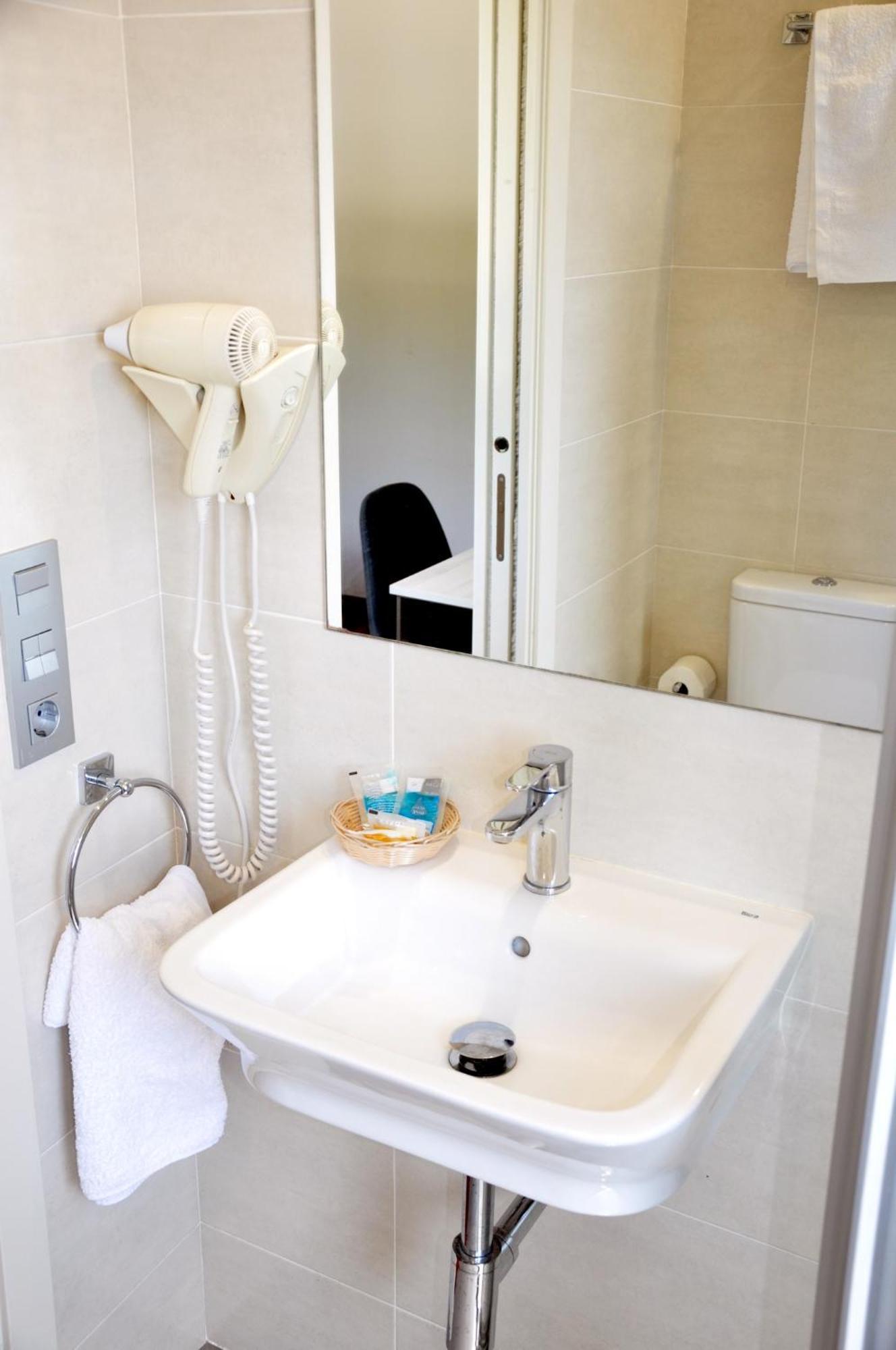 Hostal Paz Gondomar Buitenkant foto