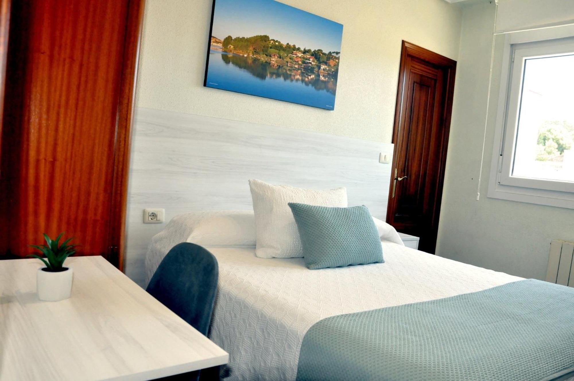 Hostal Paz Gondomar Buitenkant foto