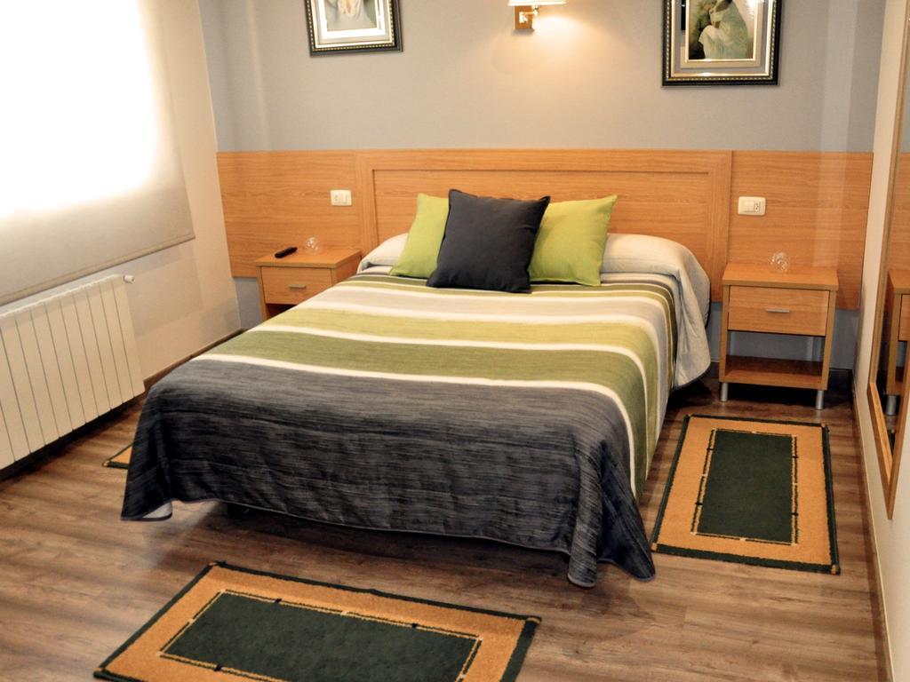 Hostal Paz Gondomar Buitenkant foto